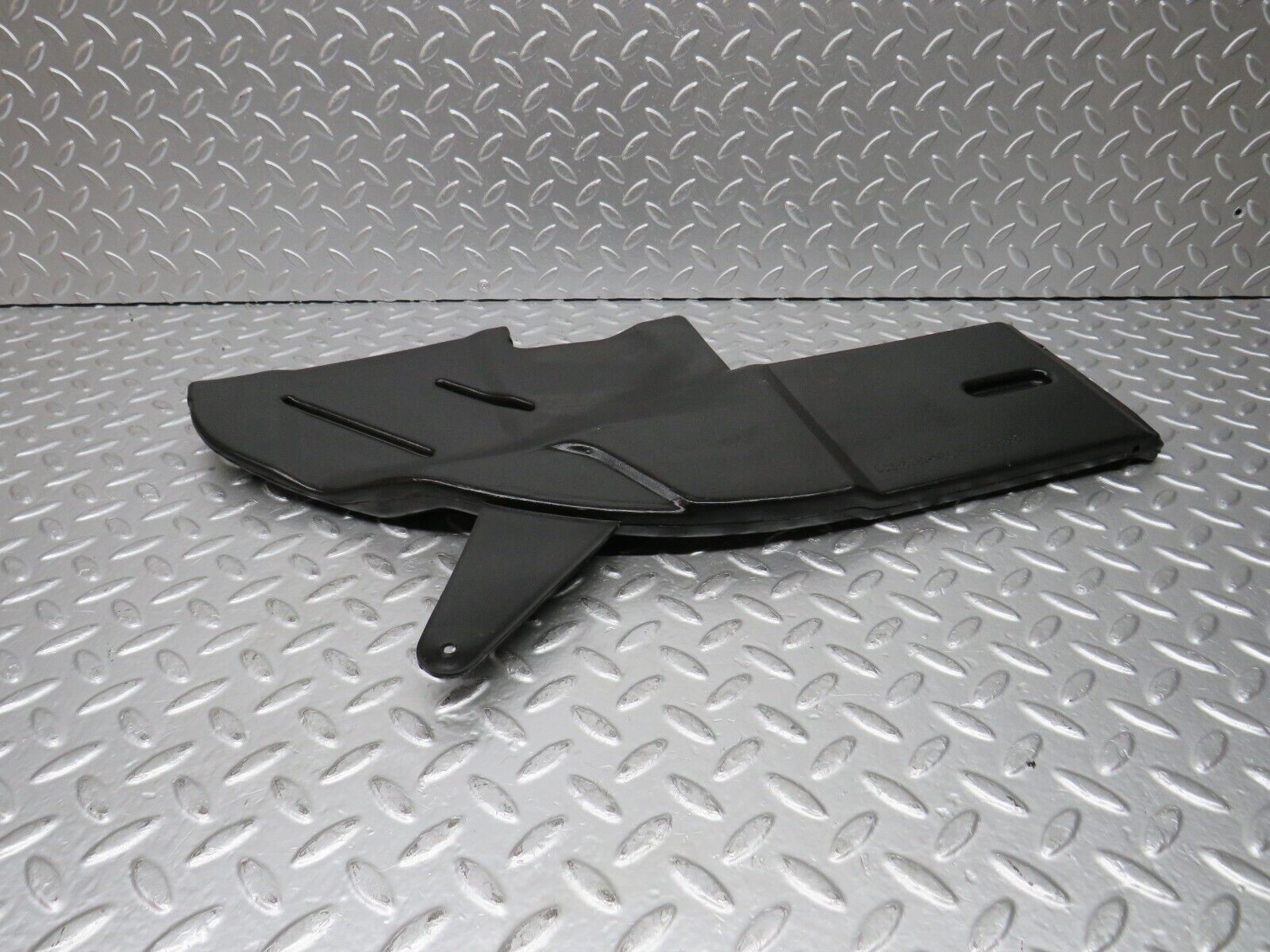 30594 Mercedes-Benz W201 190E 2.0L Air Duct Vent 2018310446