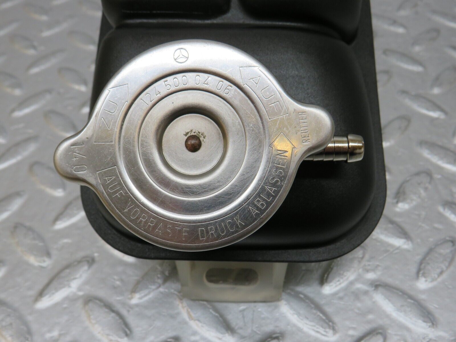 34712 Mercedes-Benz W210 320E Coolant Tank Reservoir 2105000849 1245000406