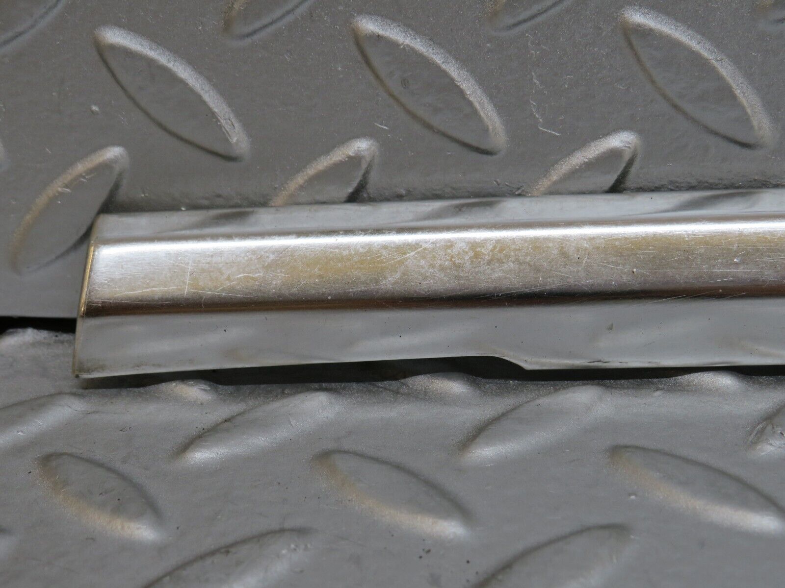 36293 Mercedes-Benz W126 420SE Rear Right Door Chrome Moulding Trim