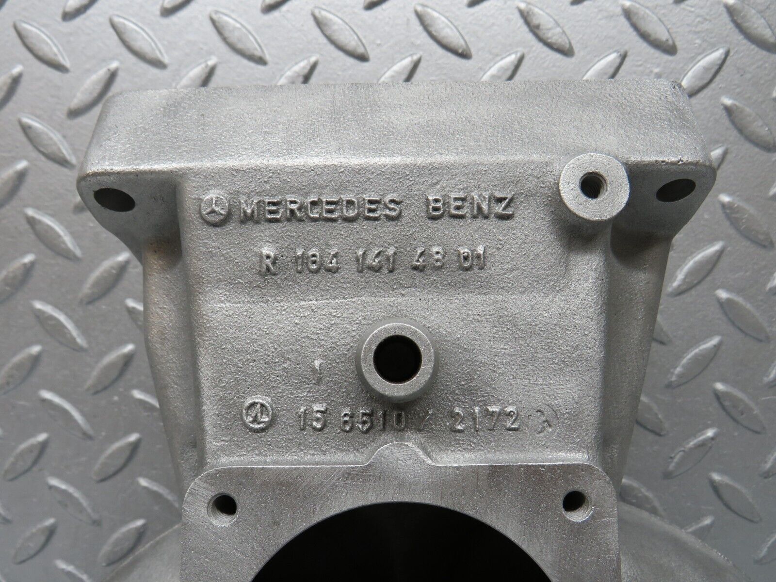 39442 Mercedes-Benz R129 320SL Coupe Air Intake Manifold 1041414801