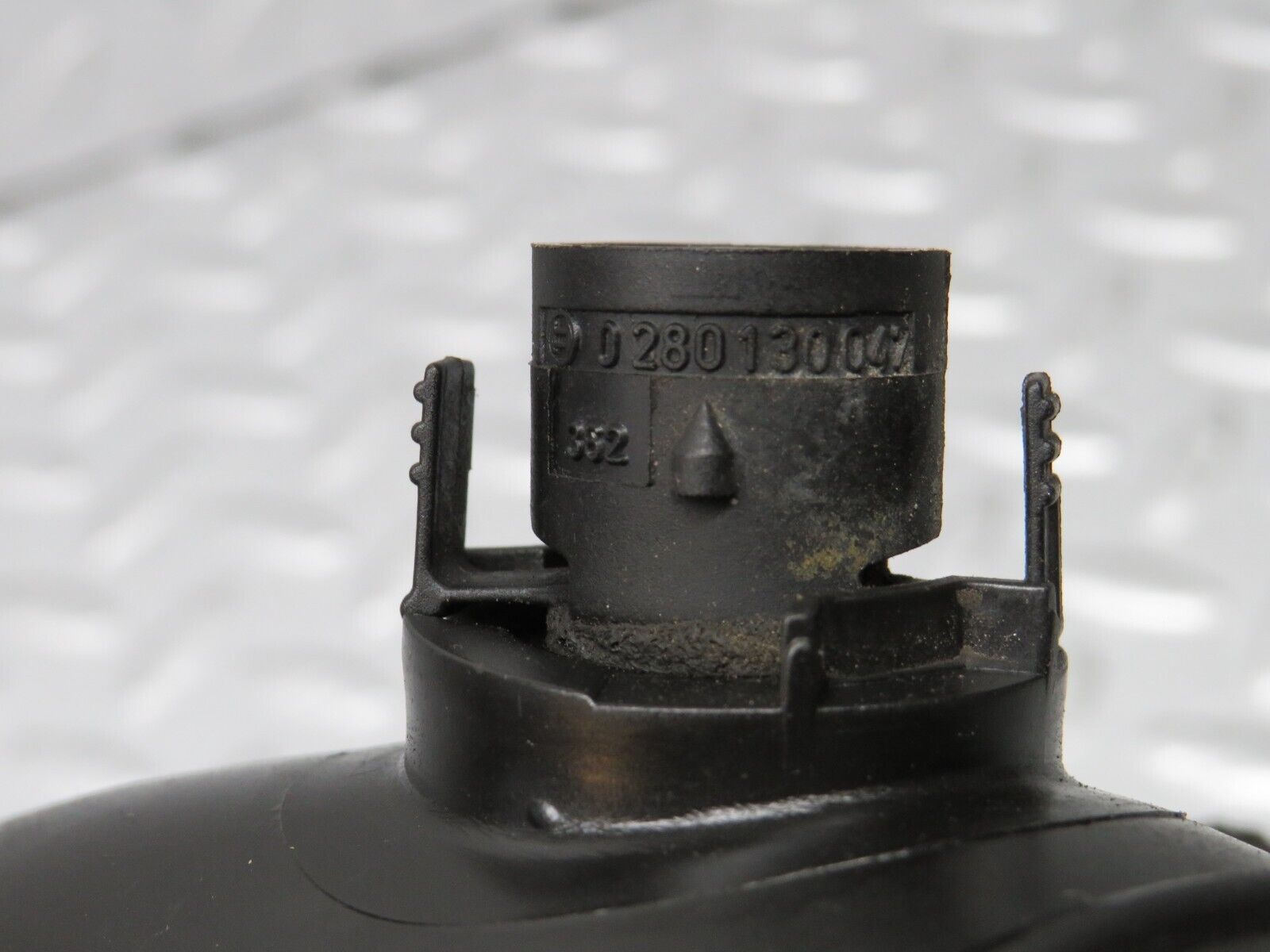 38779 Mercedes-Benz W201 190E 2.6L Air Intake Suction Pipe With Temperature Sensor 1030940511 0280130047