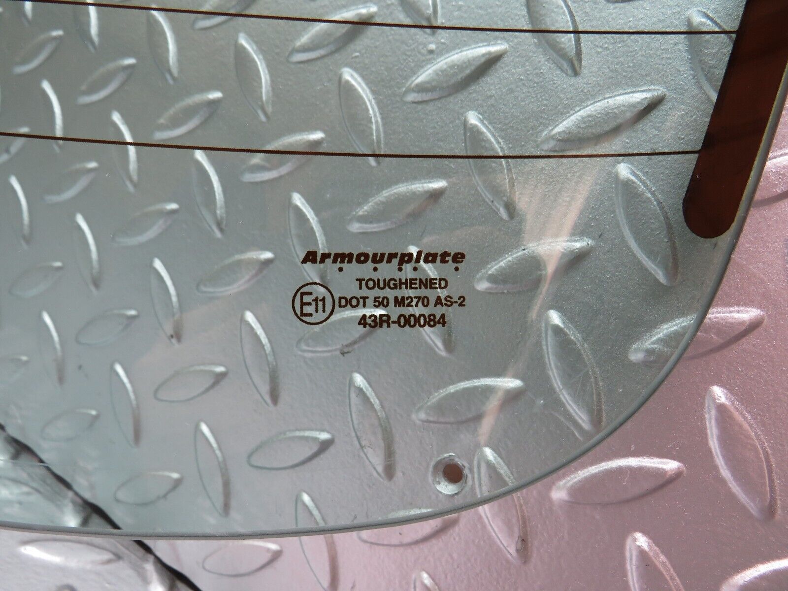 27339 Mercedes-Benz W123 280E Rear Heated Windscreen Glass