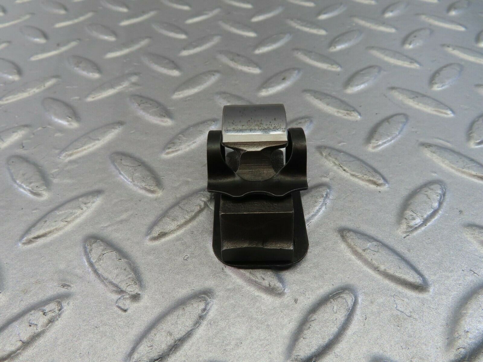 9859 Mercedes-Benz C123 280CE Coupe Valve Rocker Arm With Retaining Spring