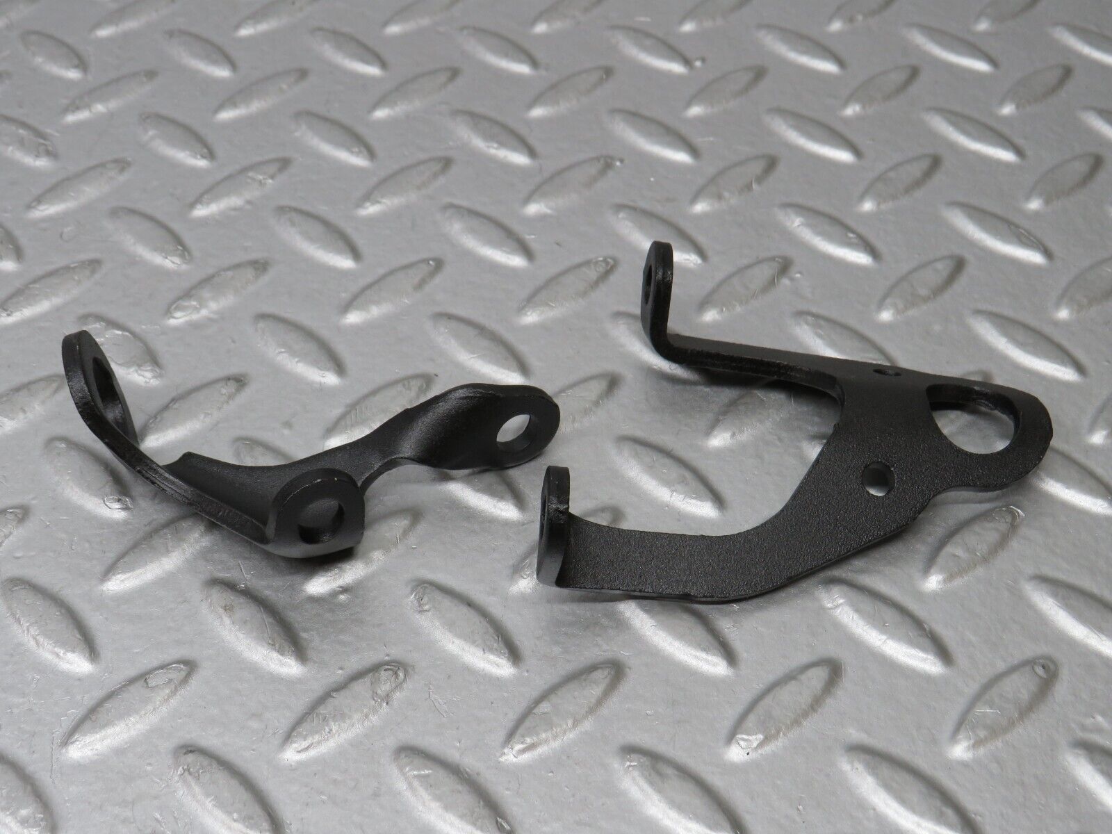 36358 Mercedes-Benz W126 420SE Engine Lifting Eyes Hooks