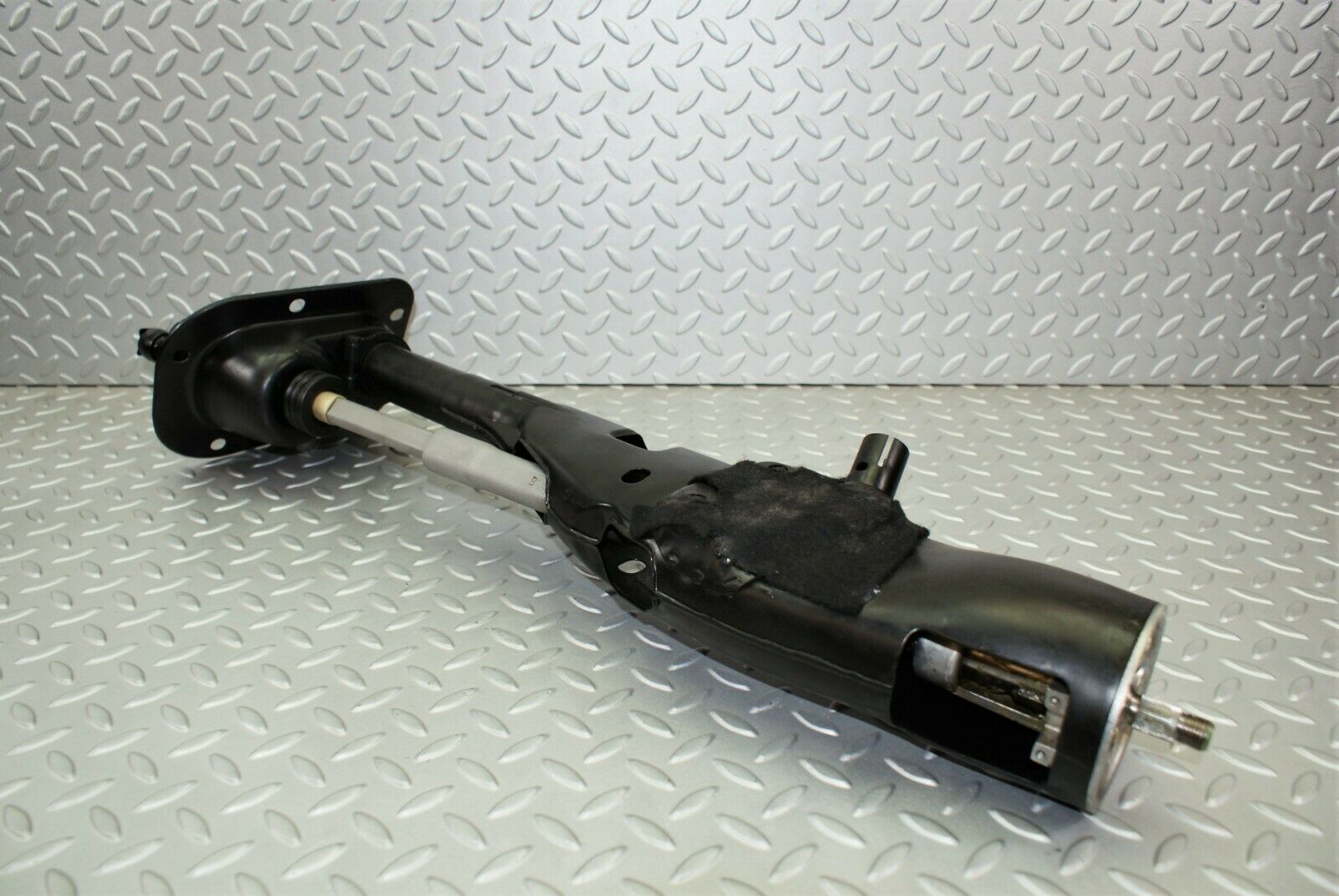 3210 Mercedes-Benz W115 220D Steering Column