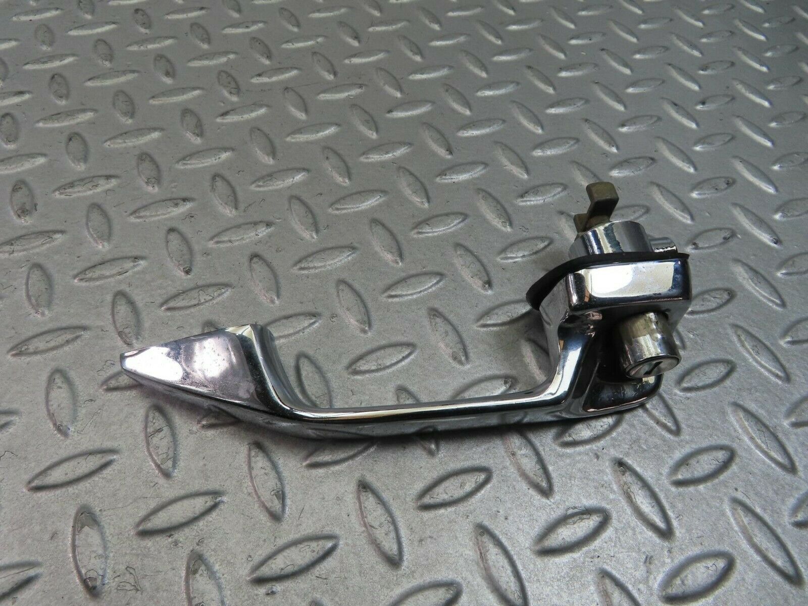 8797 Mercedes-Benz W115 Chrome Door Handle Front Right No Key 1157660201