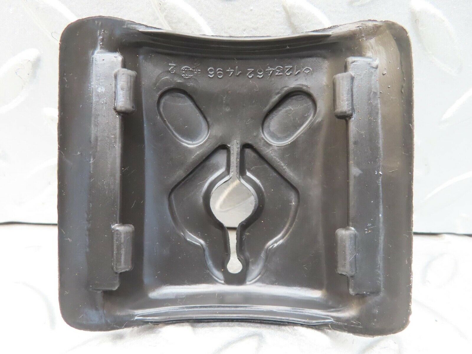 13622 Mercedes-Benz W123 200 Steering Column Switch Rubber Cover 1234621496