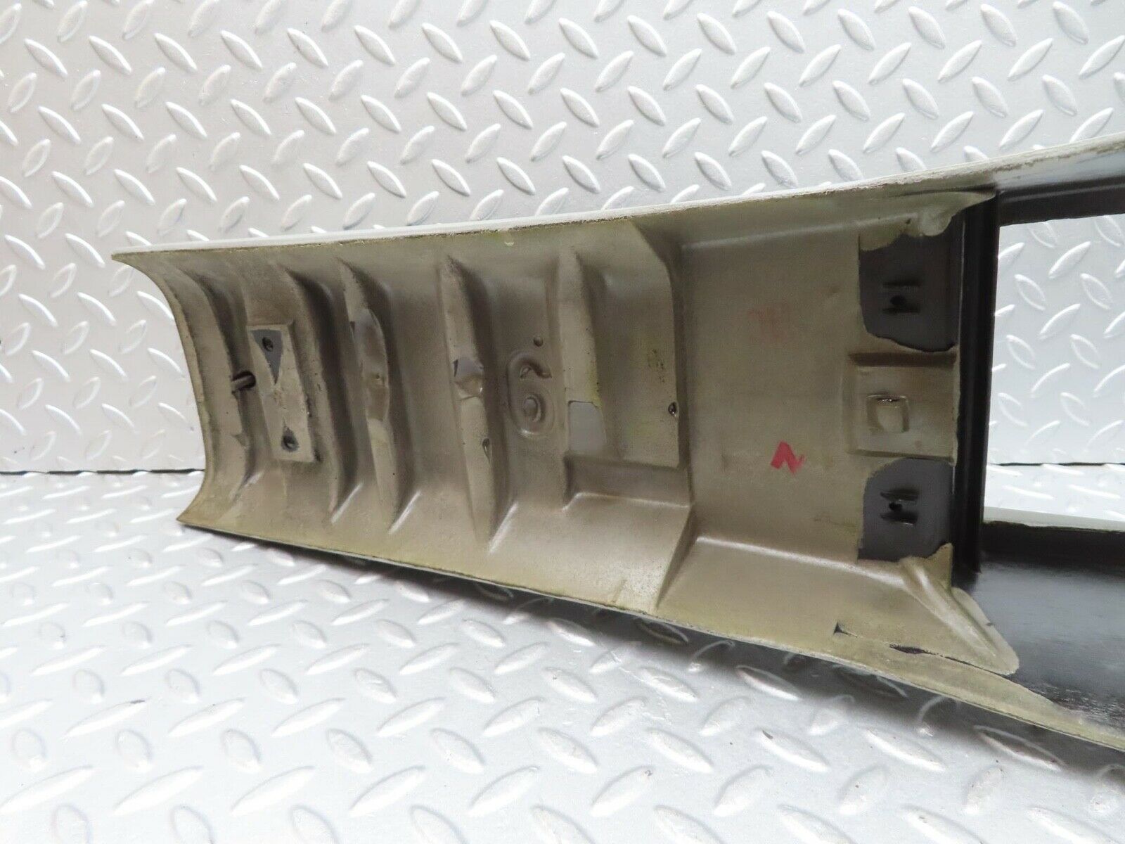 16200 Mercedes-Benz W124 260E Centre Console