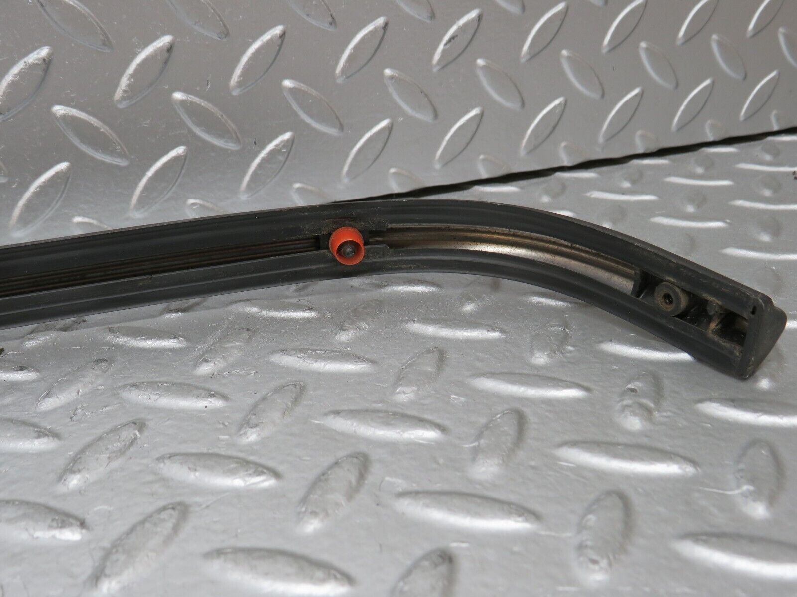 27959 Mercedes-Benz W123 280E Rear Left Fender Wing Centre Moulding Trim