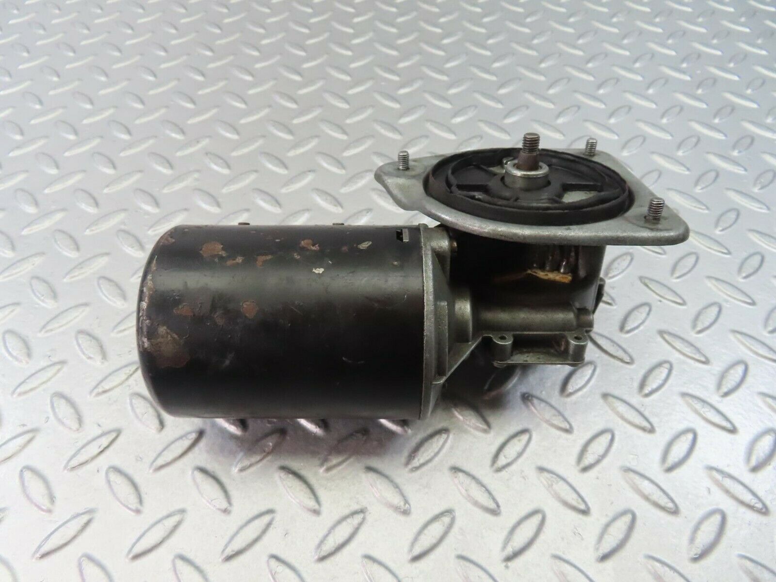 8907 Mercedes-Benz W108 Wiper Motor Bosch 0390446050