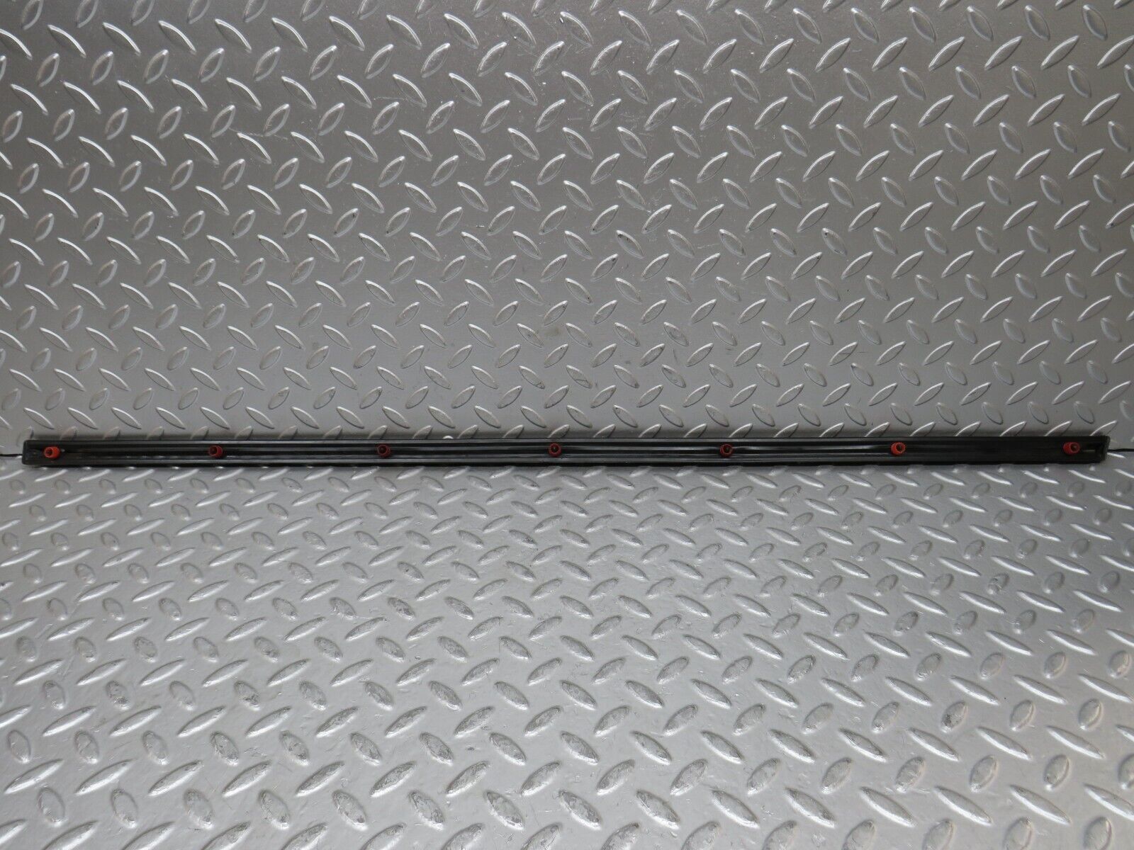 27892 Mercedes-Benz W123 280E Rear Right Door Centre Moulding Trim