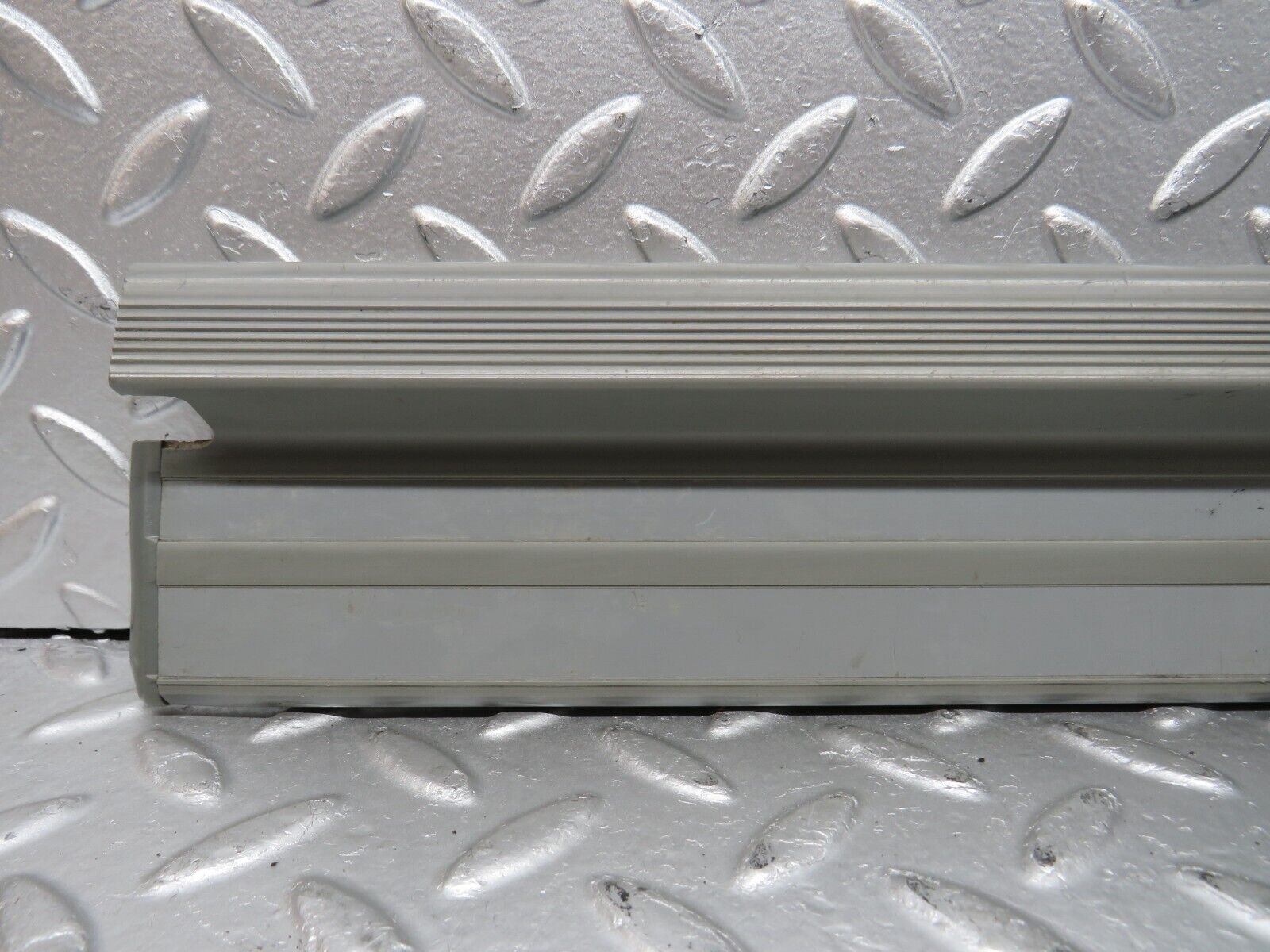 31206 Mercedes-Benz S124 220TE Wagon Front Right Door Sill Trim