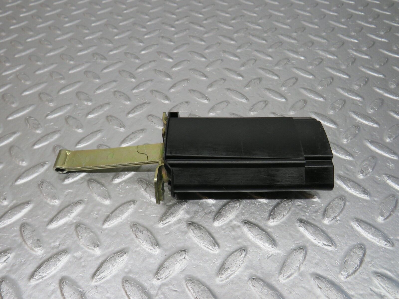 32440 Mercedes-Benz S124 300TE Wagon Door Safety Check Strap