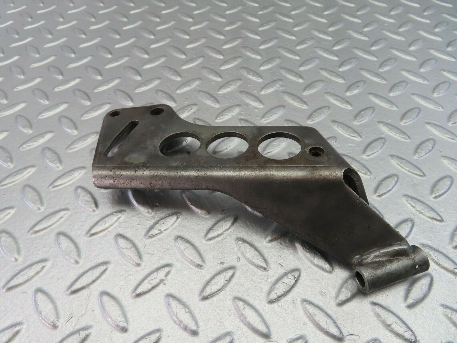 9855 Mercedes-Benz C123 280CE Coupe Power Steering Pump Bracket