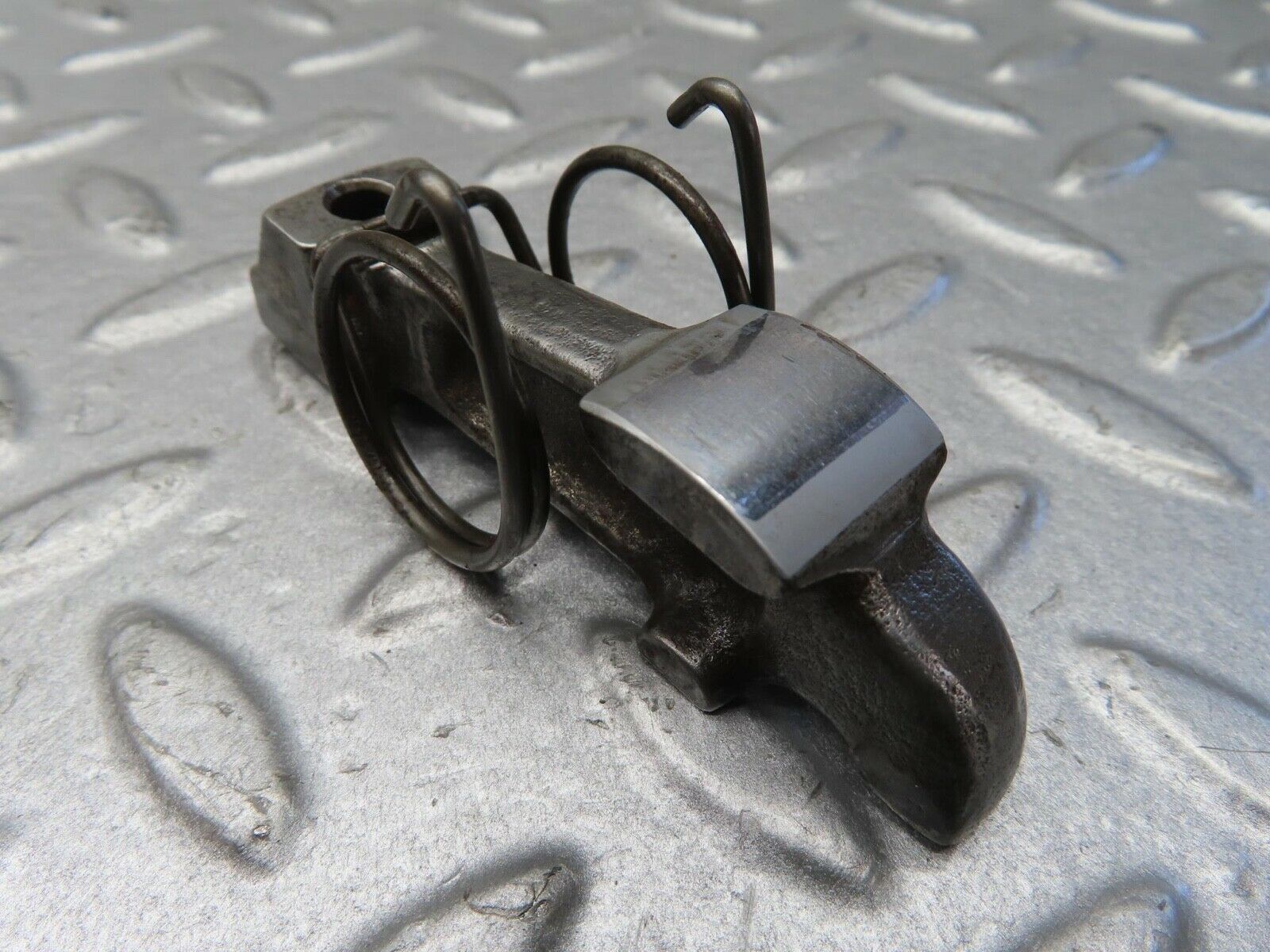 13373 Mercedes-Benz W111 230S Valve Rocker Arm With Retaining Spring