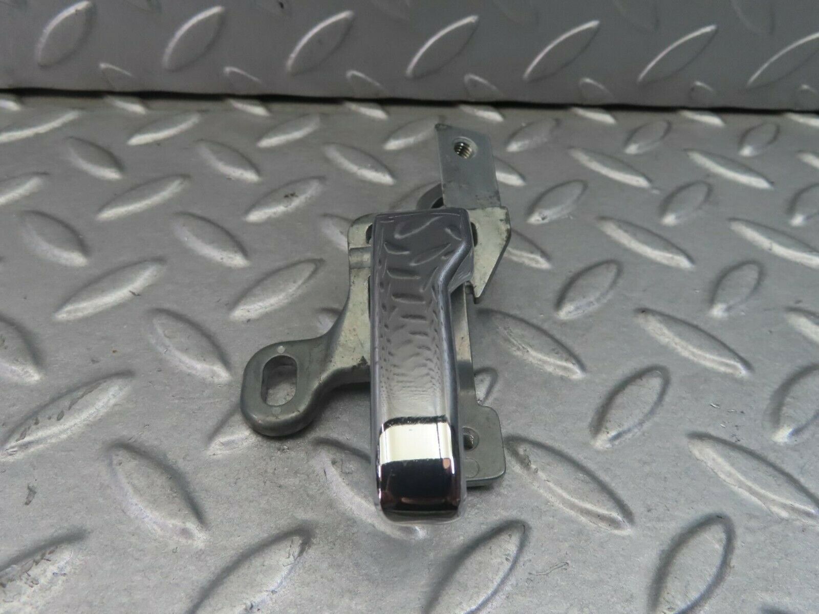 8276 Mercedes-Benz W123 Left Interior Door Handle 1237600161