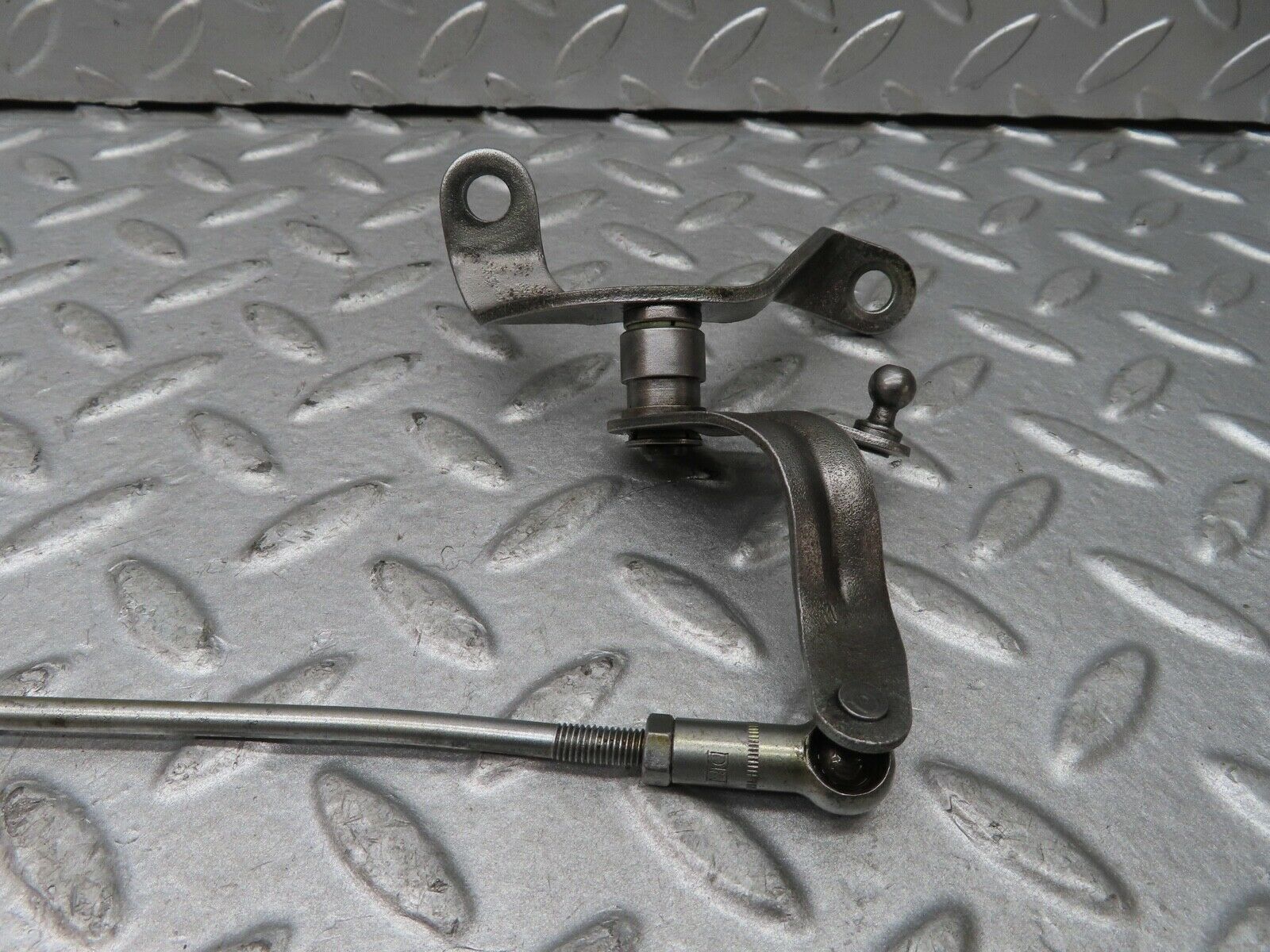17788 Mercedes-Benz W116 450SEL Throttle Linkage