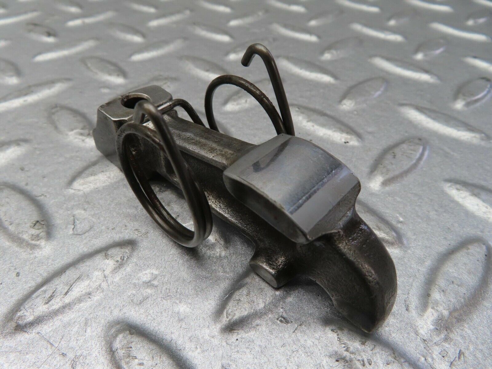 13372 Mercedes-Benz W111 230S Valve Rocker Arm With Retaining Spring