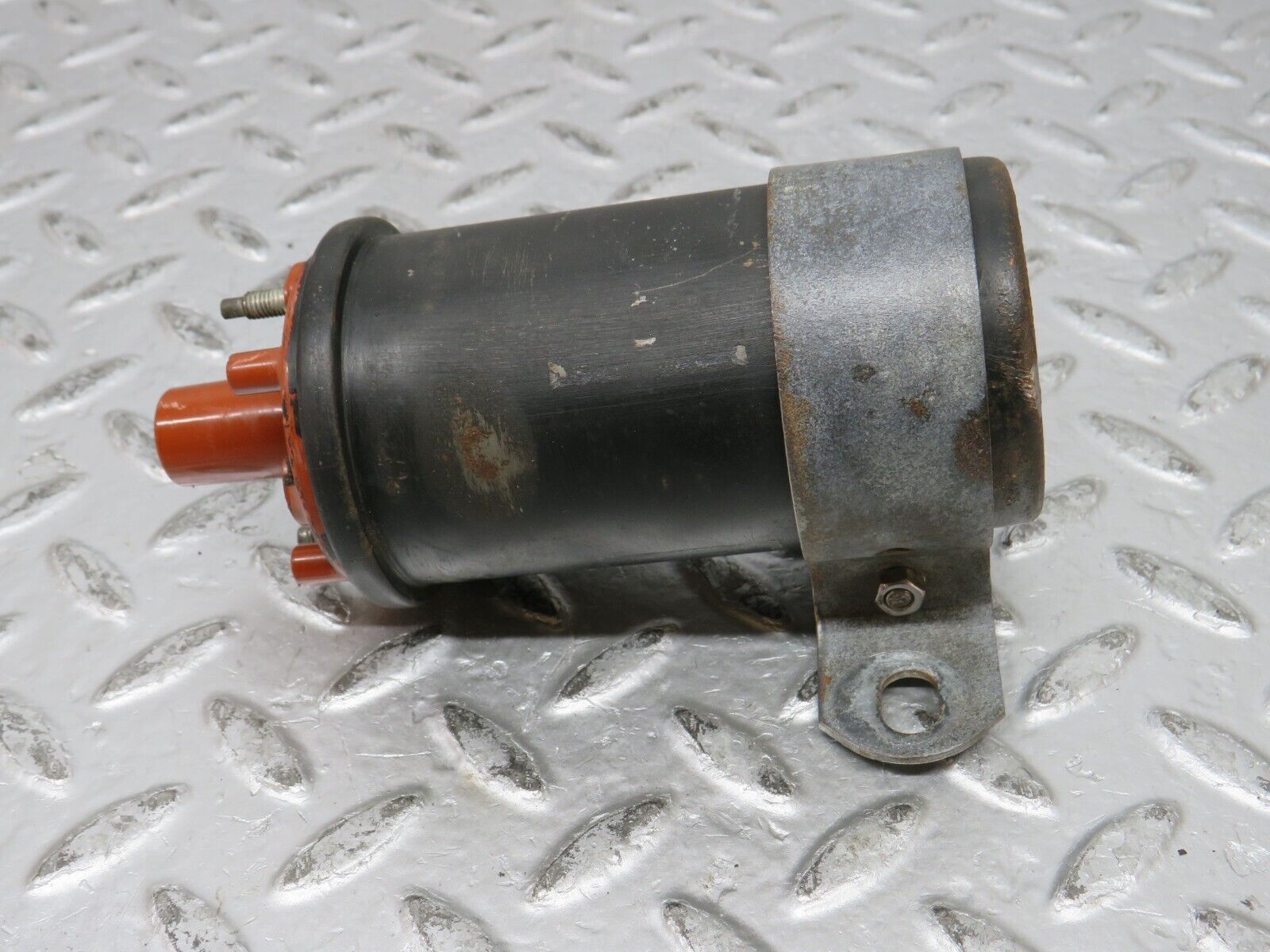 32138 Mercedes-Benz W123 230E Ignition Coil Bosch 0001584003 0221118307