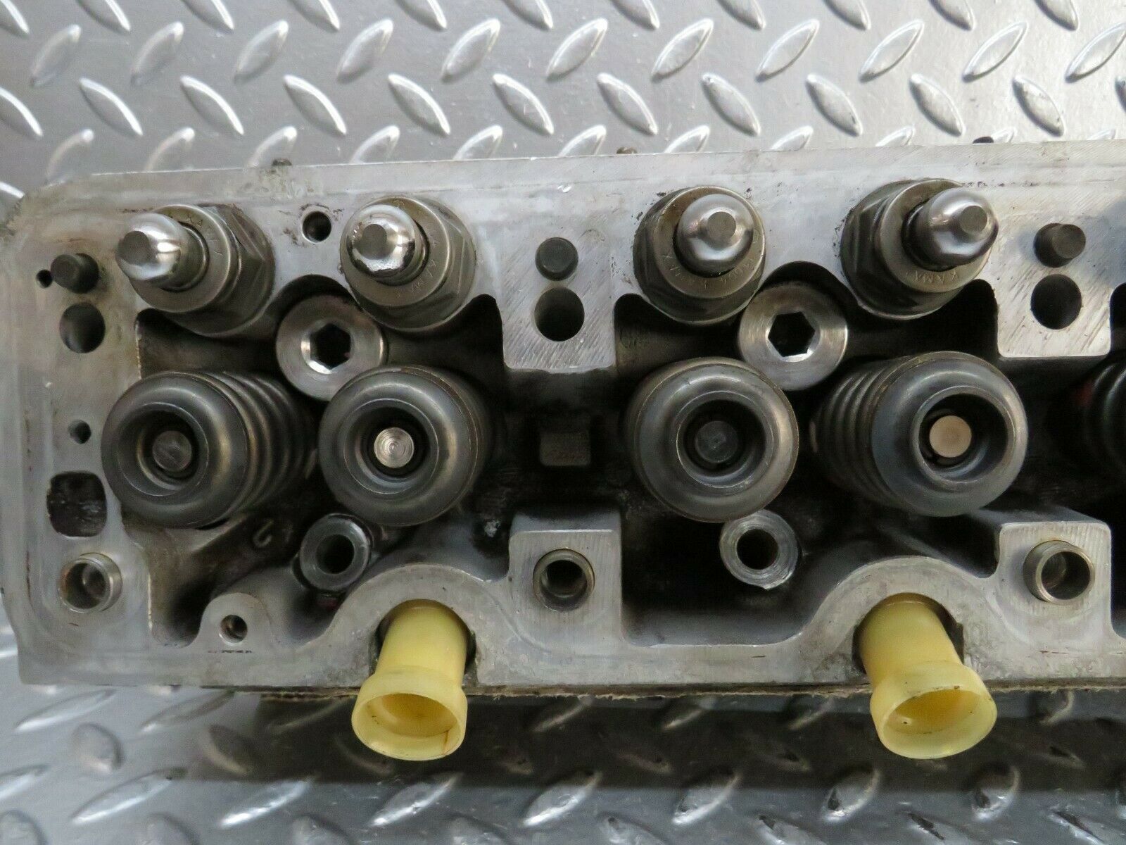 23872 Mercedes-Benz C107 450SLC Coupe Cylinder Head Left 1160162601