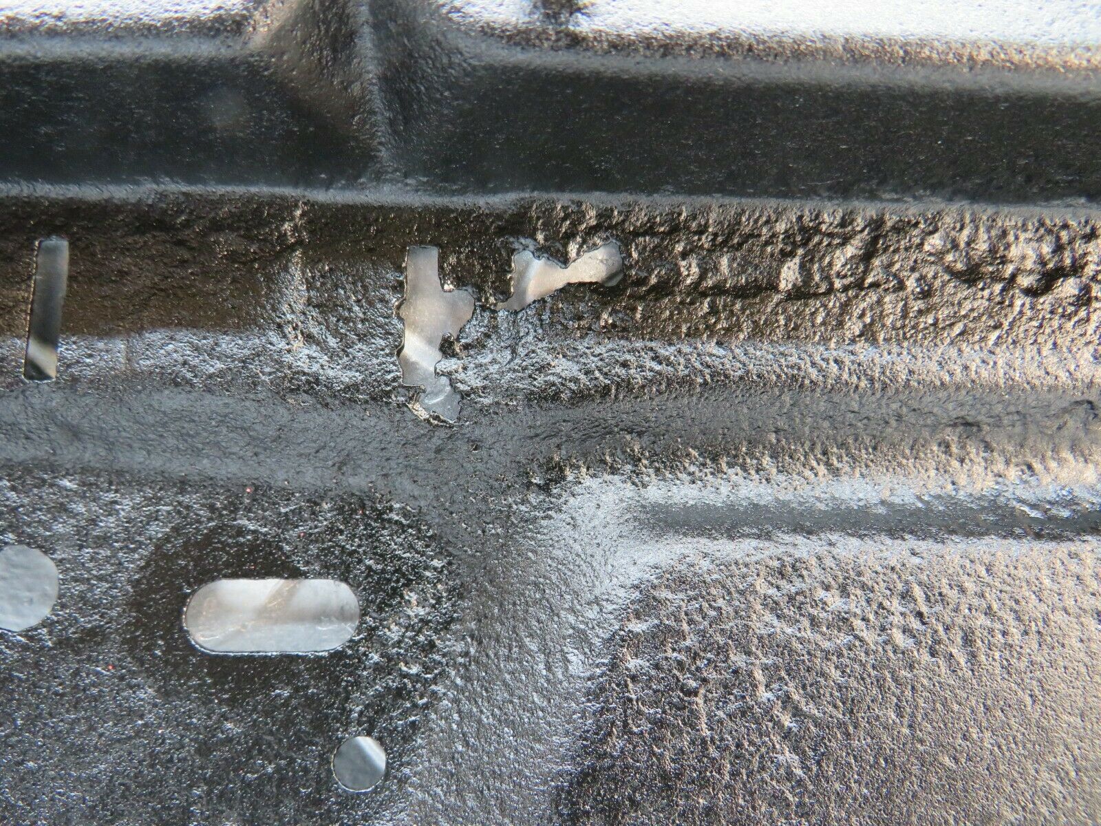 22857 Mercedes-Benz C107 450SLC Coupe Battery Tray