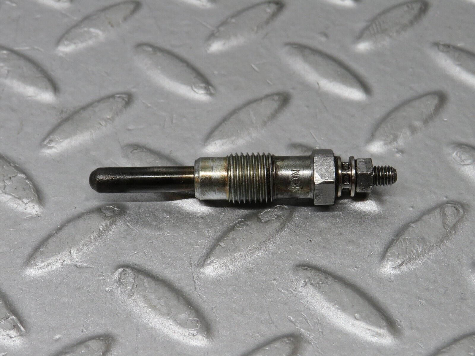35889 Mercedes-Benz 240D OM616.912 Glow Plug NGK Y-902R