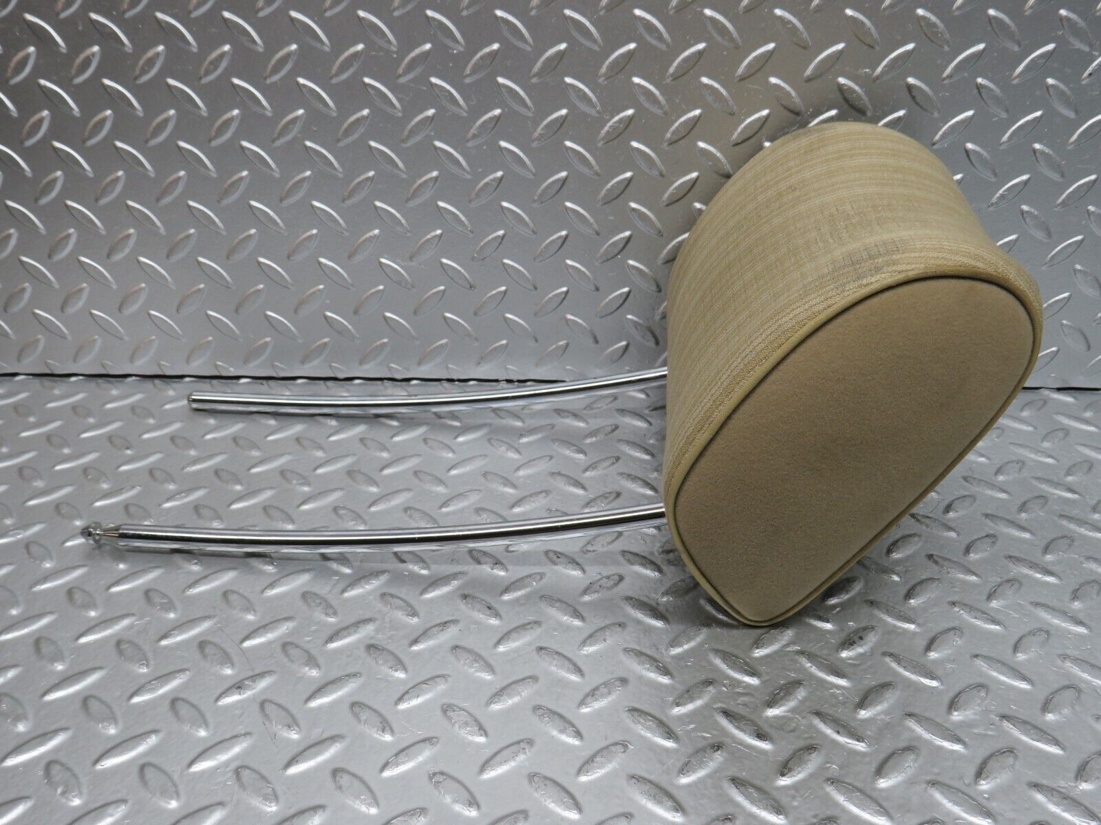 29384 Mercedes-Benz W124 230E Front Right Seat Headrest