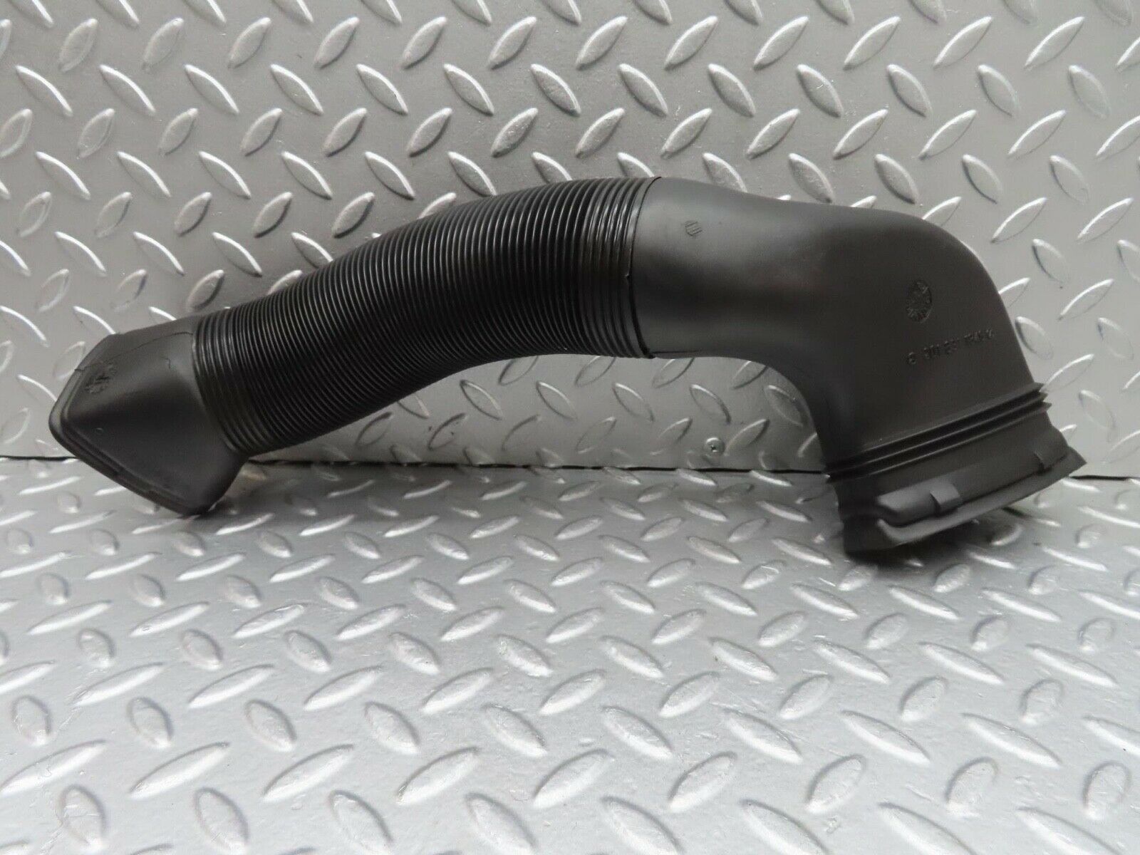 14749 Mercedes-Benz W201 190E Air Duct Pipe Hose Right 2018311646