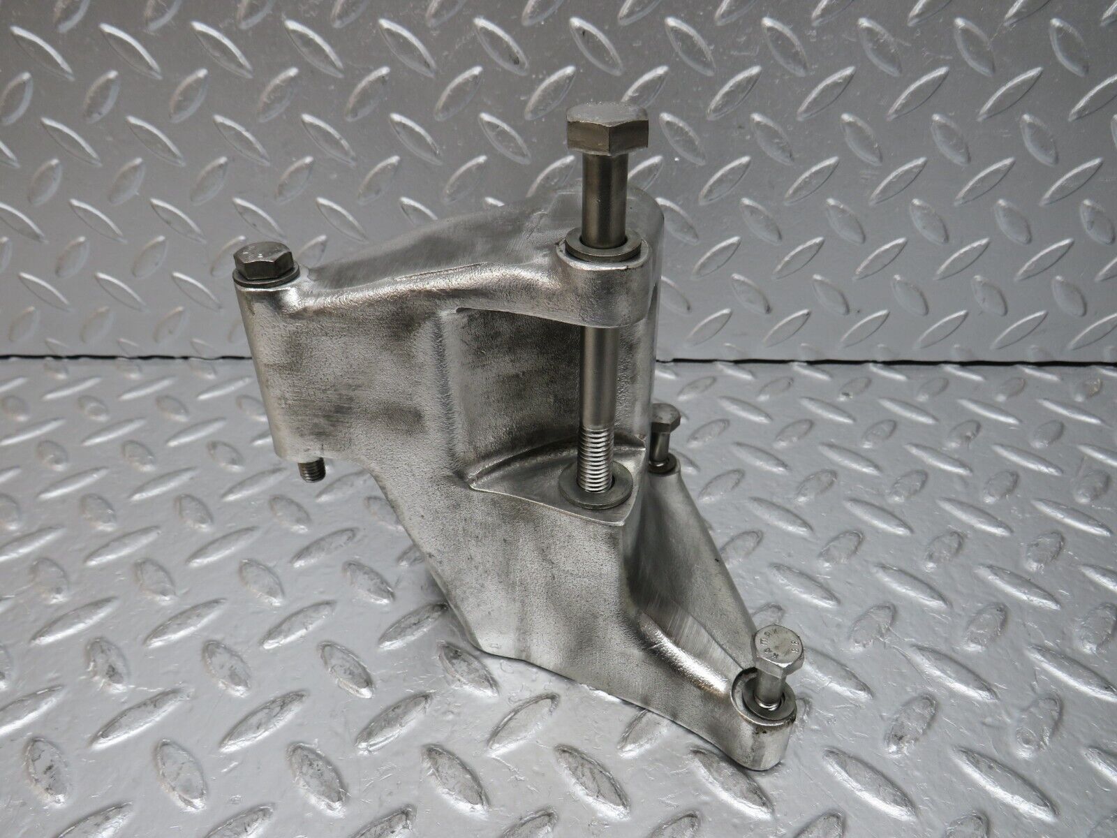 0079 Mercedes-Benz W116 350SE Alternator Generator Holder Bracket 1161551035