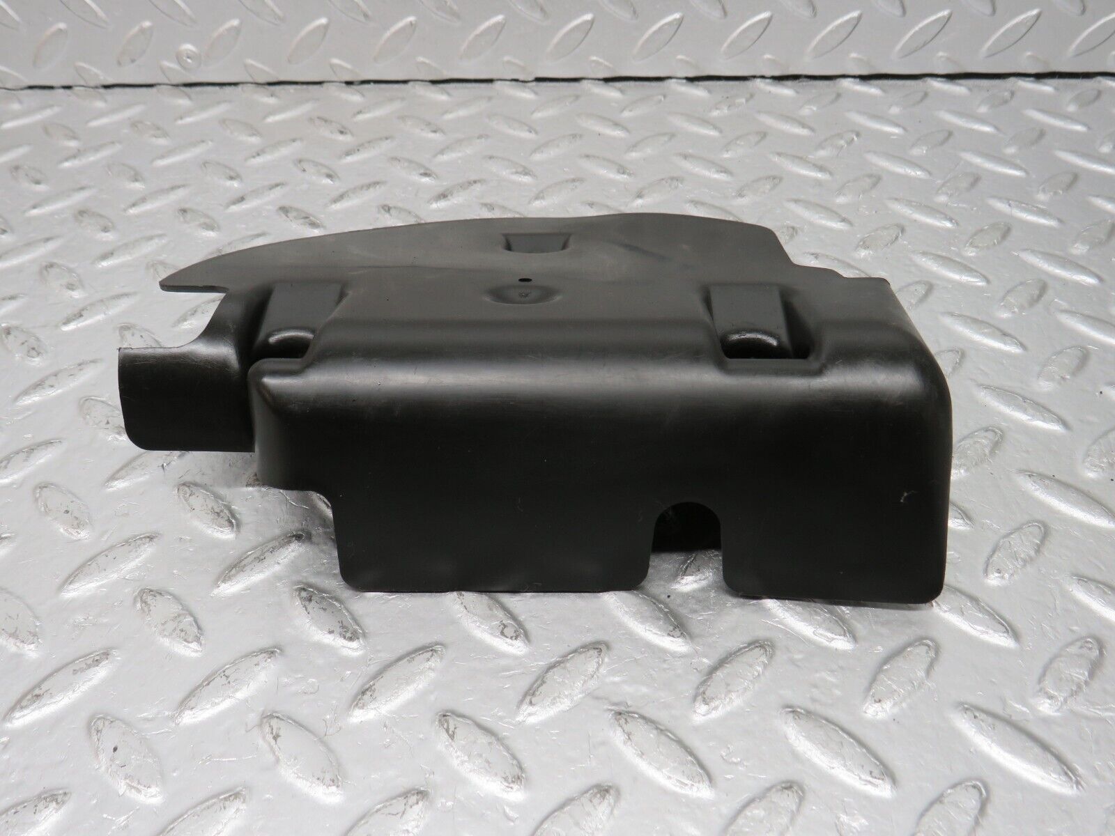 33398 Mercedes-Benz W202 C180 Fuel Tank Plastic Cover 2024710287