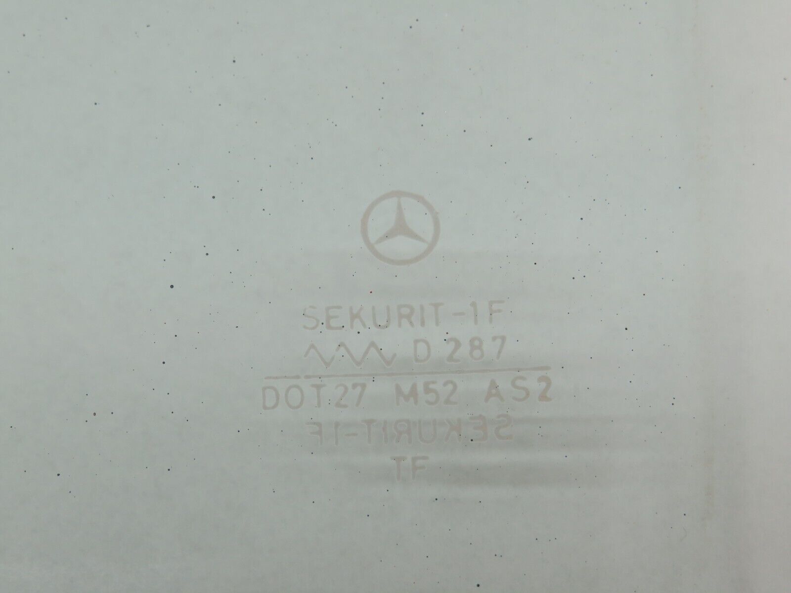26168 Mercedes-Benz W116 450SE Rear Left Door Window Glass