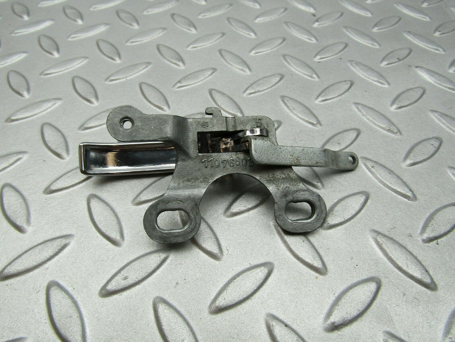 3301 Mercedes-Benz W108 280SE Chrome Door Handle Left 1157660319