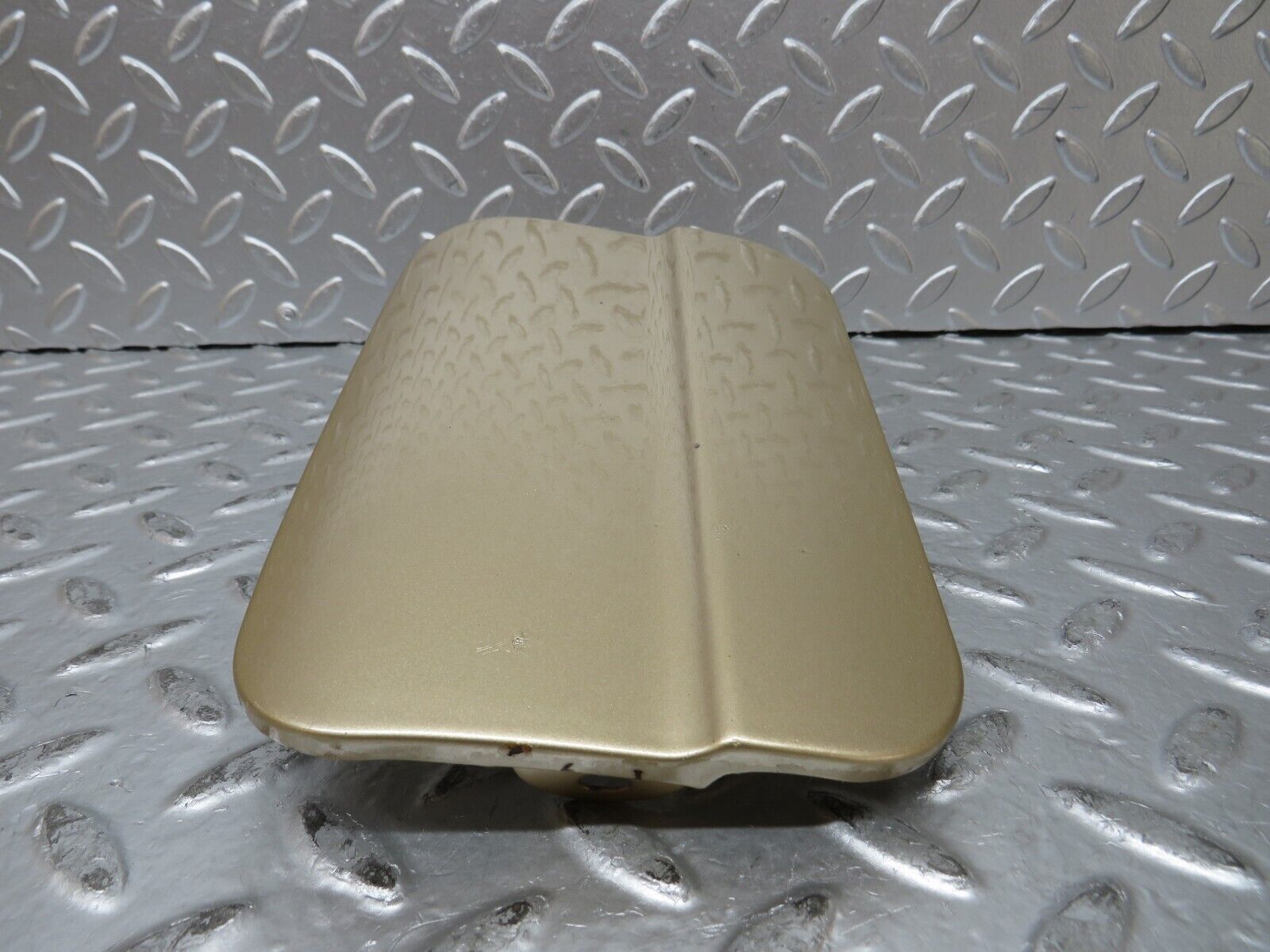 27302 Mercedes-Benz W123 280E Fuel Tank Flap Cap 1235840039