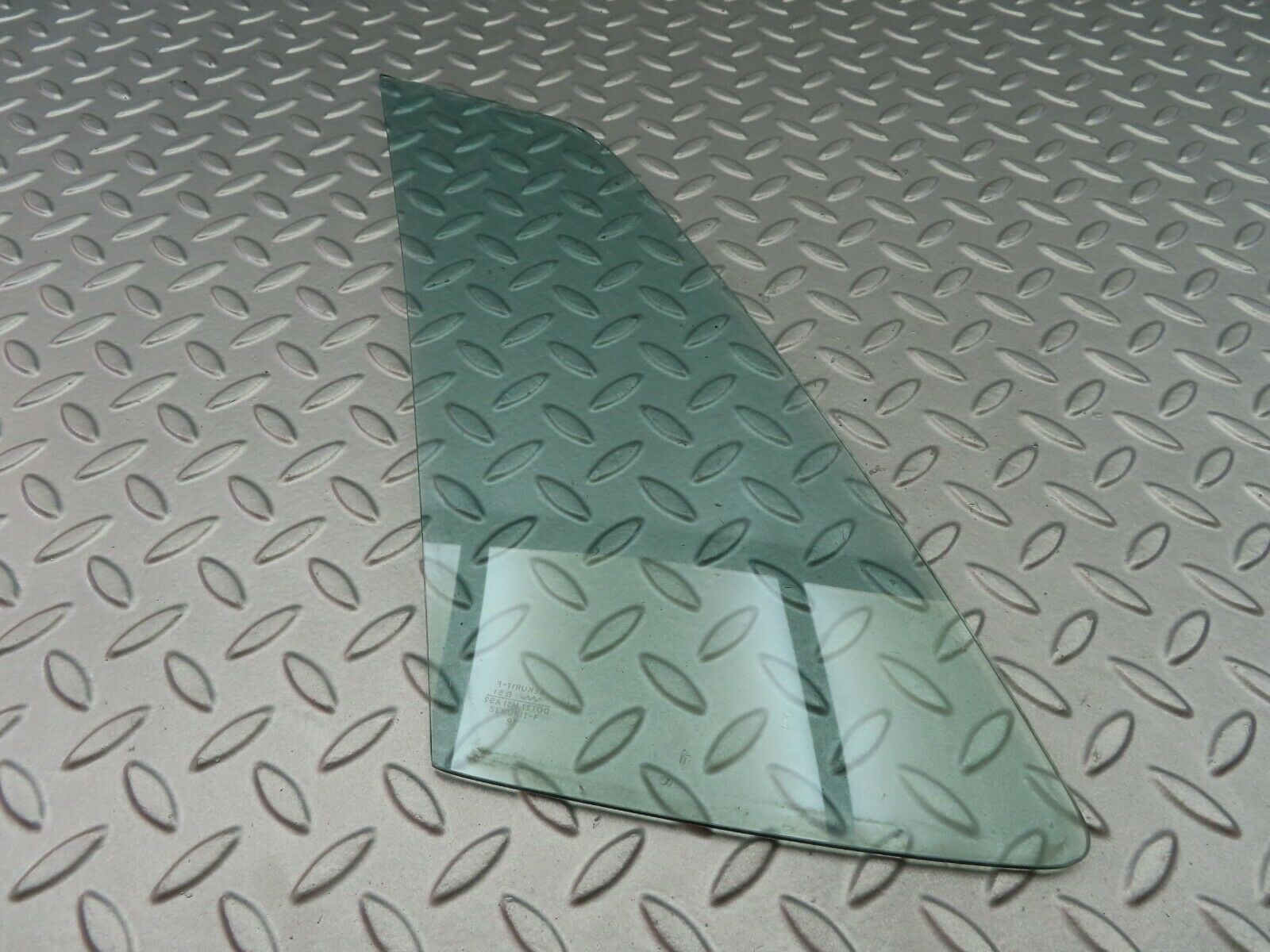 6924 Mercedes-Benz C107 350SLC Coupe Rear Left Quarter Window Glass