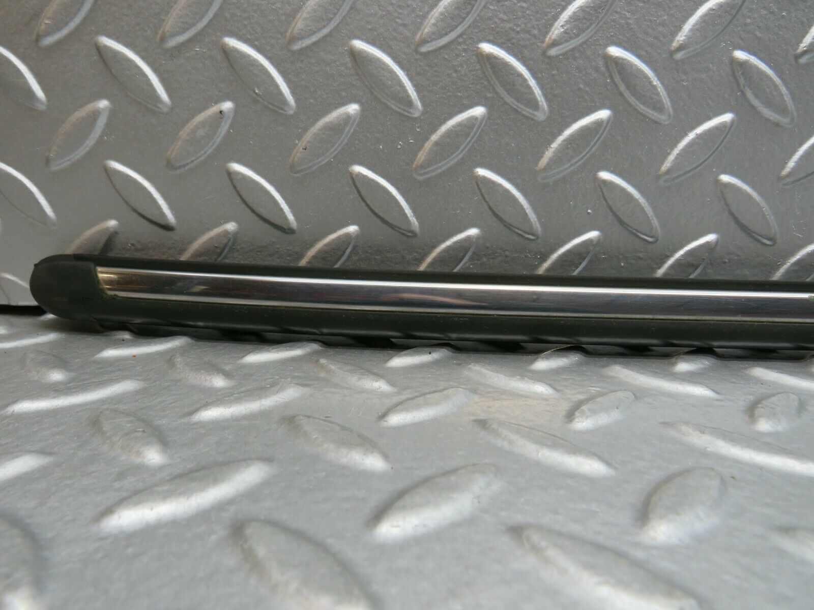 23000 Mercedes-Benz C123 230CE Coupe Front Left Fender Wing Centre Moulding Trim