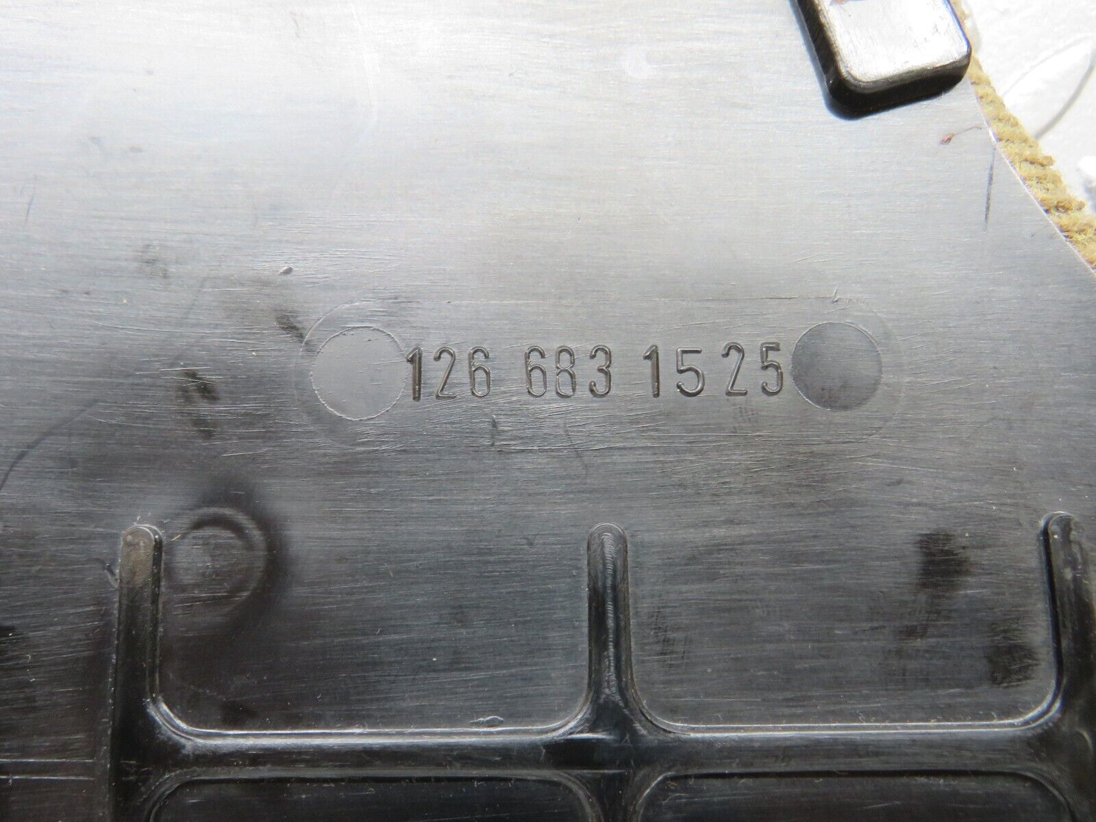 36233 Mercedes-Benz W126 420SE Centre Console Carpet Left Grey 1266831525