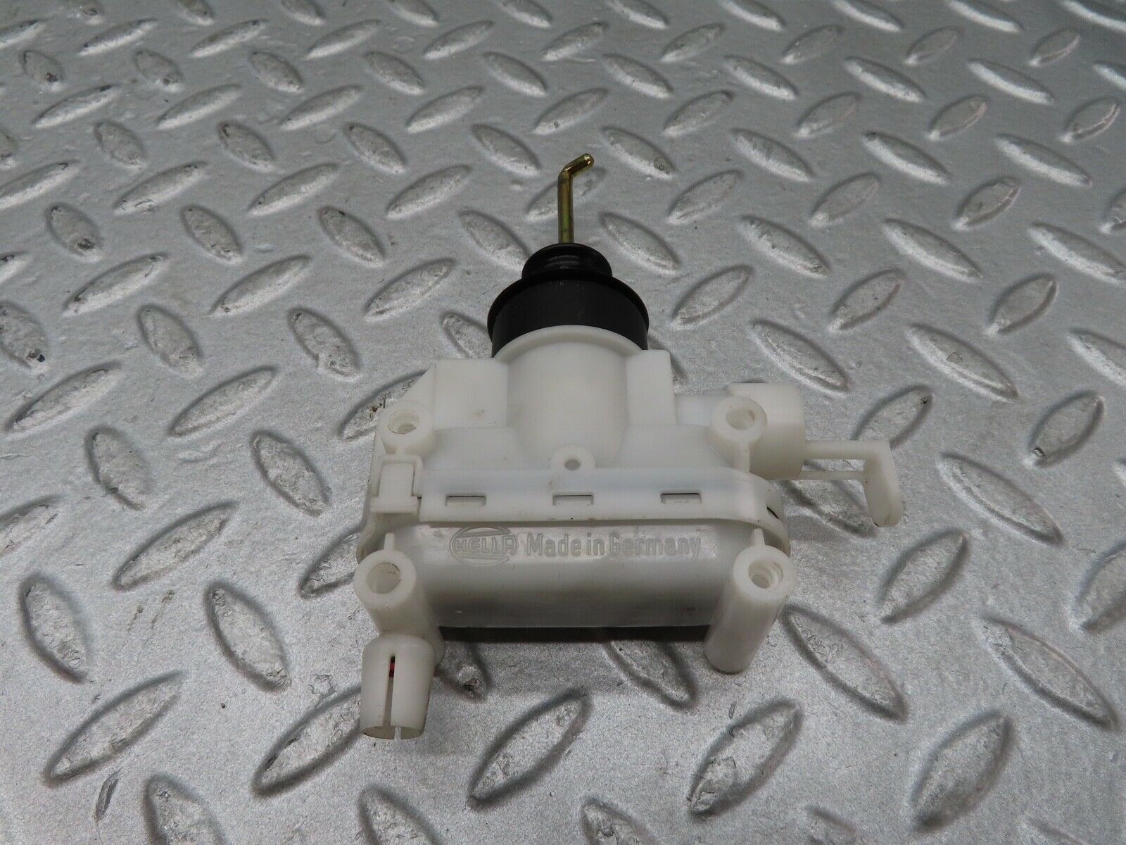 17134 Mercedes-Benz R129 300SL Coupe Left Door Lock Vacuum Actuator