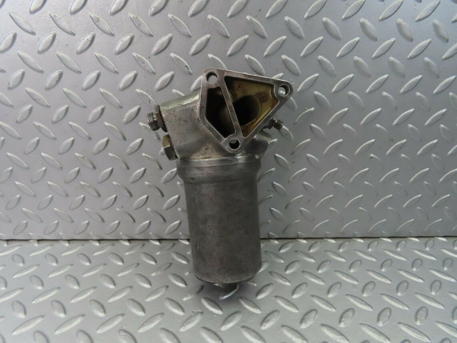 8917 Mercedes-Benz W108 Oil Filter Housing