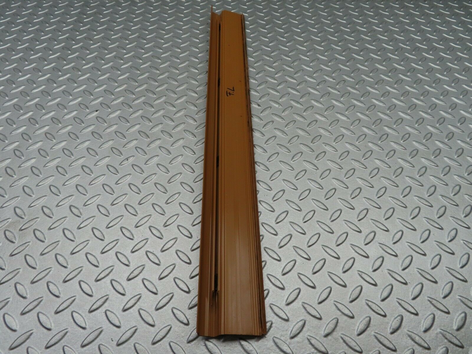 5666 Mercedes-Benz W123 200 Front Left Door Sill