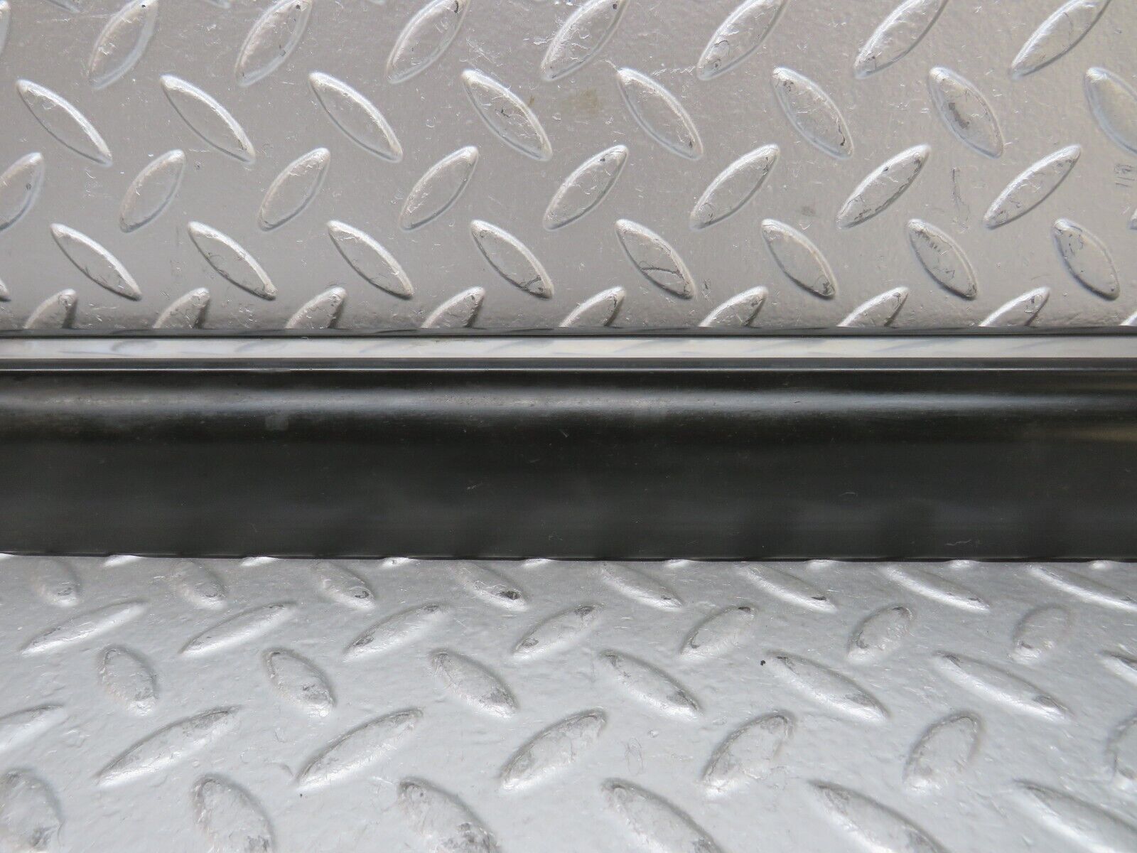 27899 Mercedes-Benz W123 280E Front Left Door Lower Moulding Trim