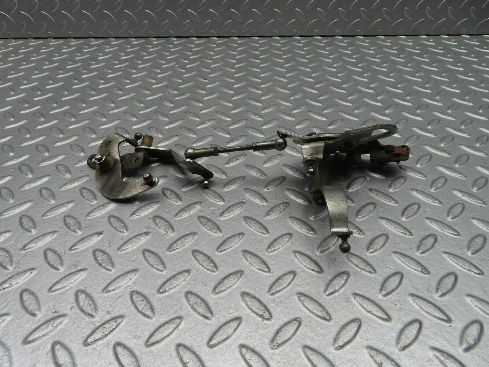 10147 Mercedes-Benz C123 230CE Coupe Throttle Linkage
