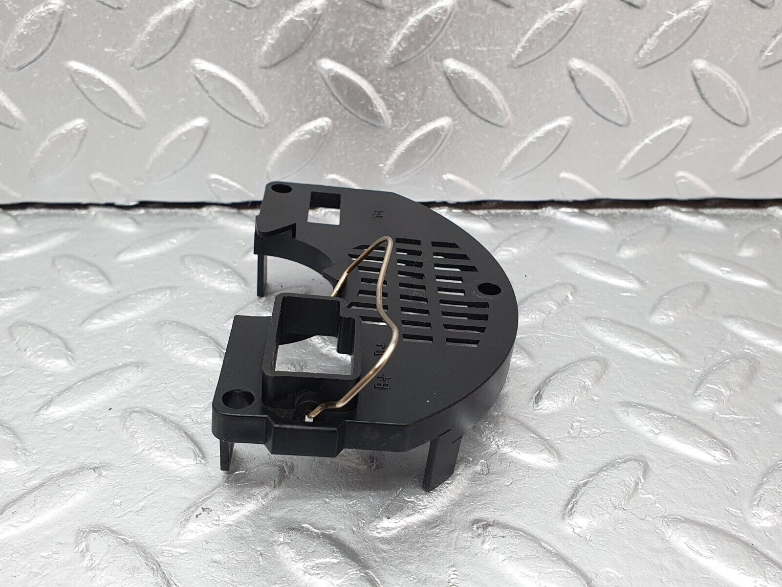 40795 Mercedes-Benz W123 300D Alternator Generator Back Plastic Cover