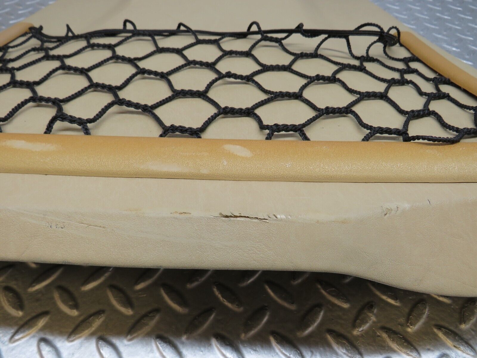 37070 Mercedes-Benz C126 420SEC Coupe Front Right Seat Rear Cover Beige