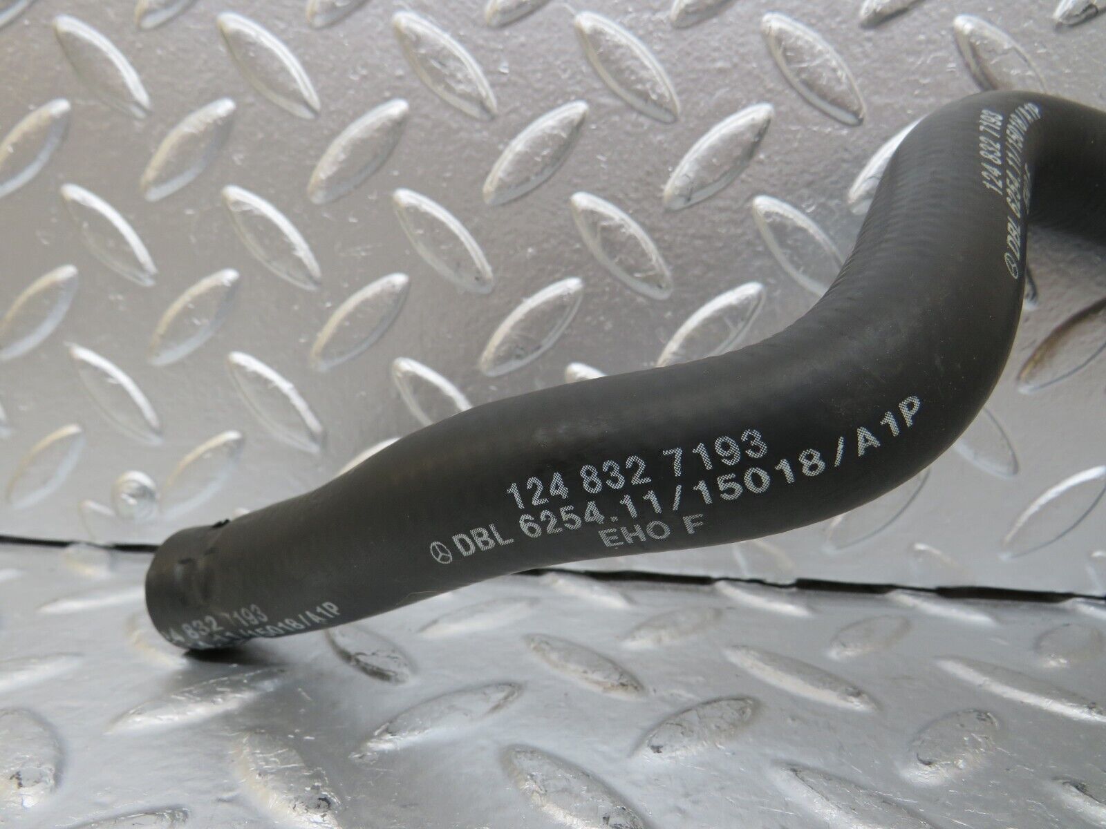 25795 Mercedes-Benz W124 280E Heater Hose 1248327193