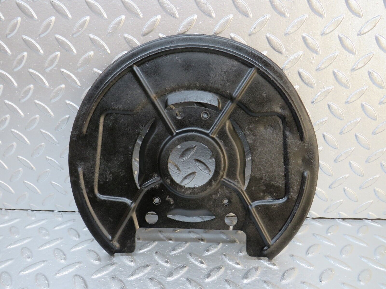 32264 Mercedes-Benz W108 280SE Front Right Brake Disc Protection Plate