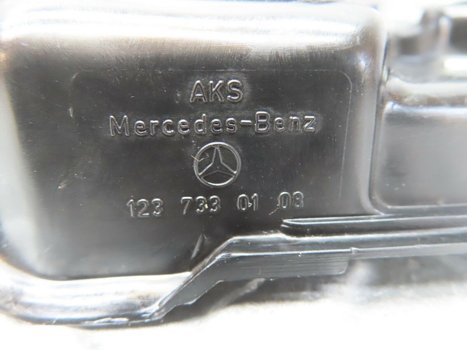 13638 Mercedes-Benz W123 200 Rear Left Door Lock Mechanism 1237330108