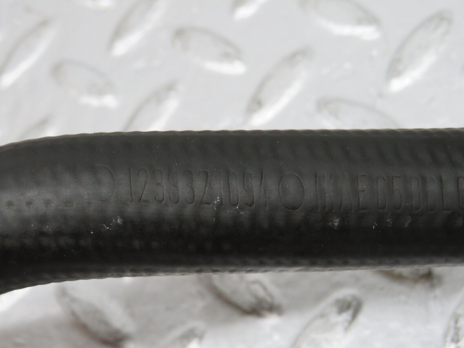 31059 Mercedes-Benz W123 200D Heater Hose 1238321094