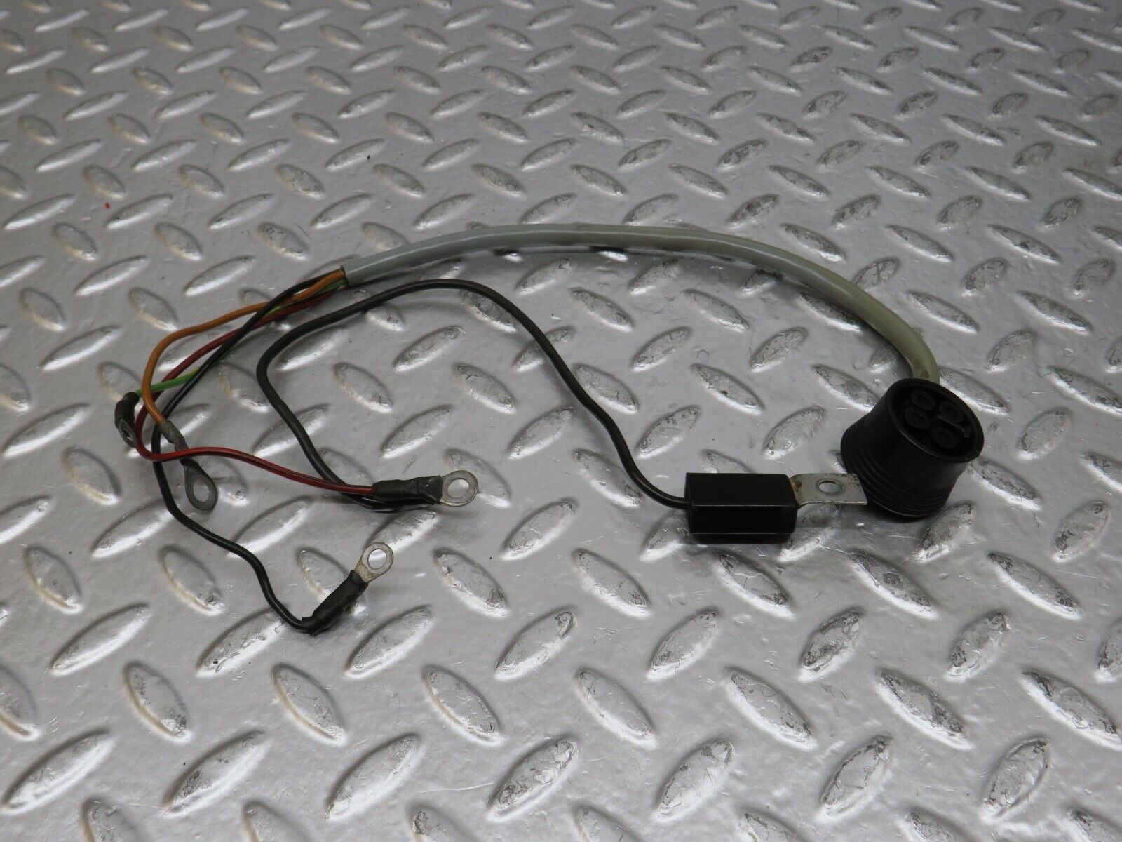 25417 Mercedes-Benz W123 200 Ignition Wire 0011567101