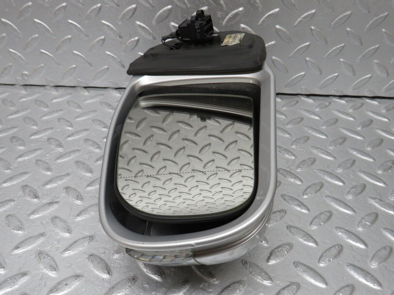 34830 Mercedes-Benz W210 320E Electric Wing Mirror Left Side 2108108516