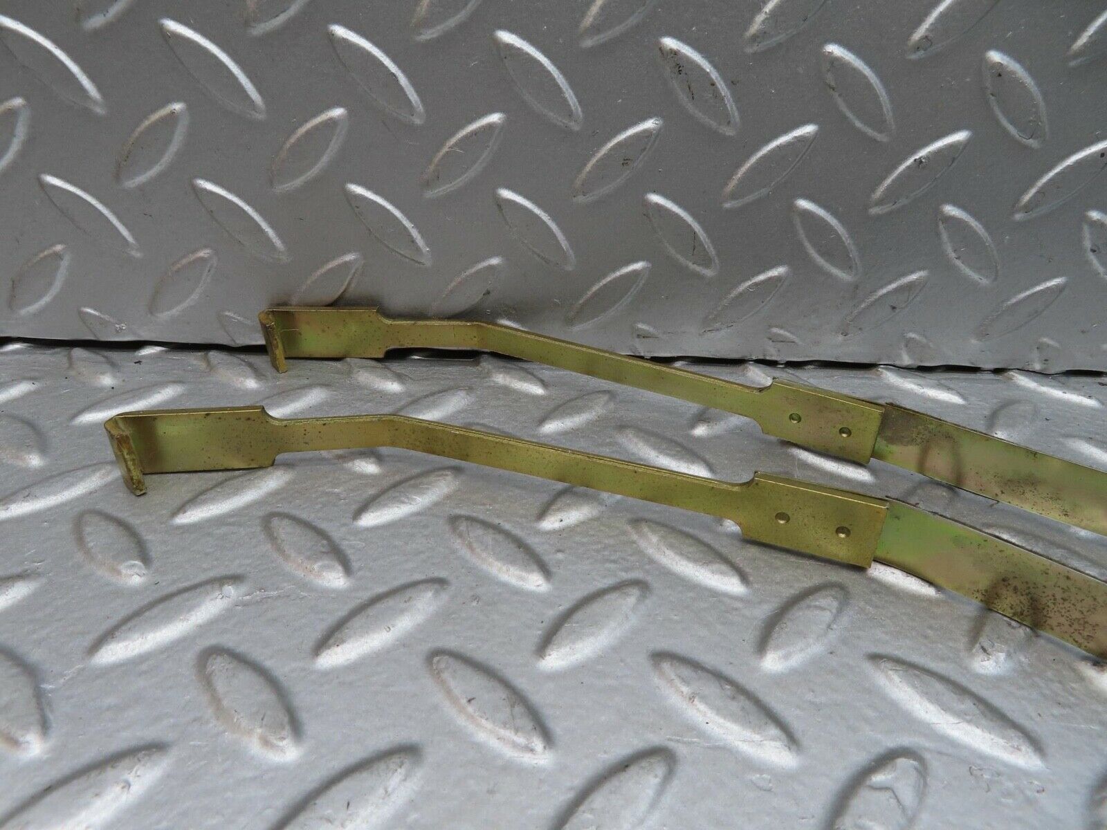 15869 Mercedes-Benz W123 280E Heater Box Holder Strap